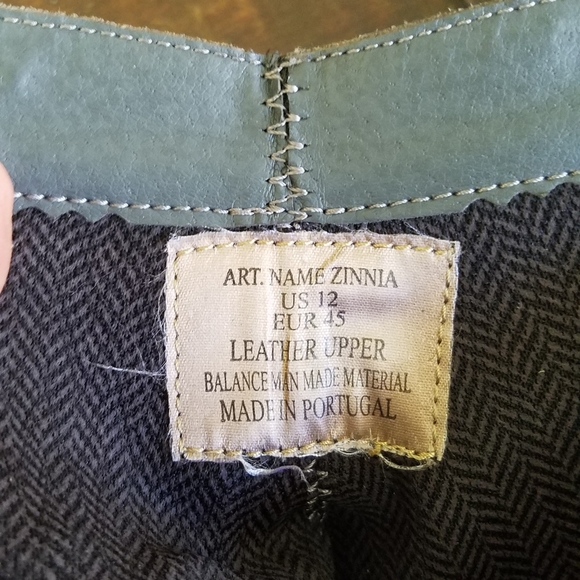 🍁Steve Madden Floral Embroidered Boots🍁 - Picture 3 of 8